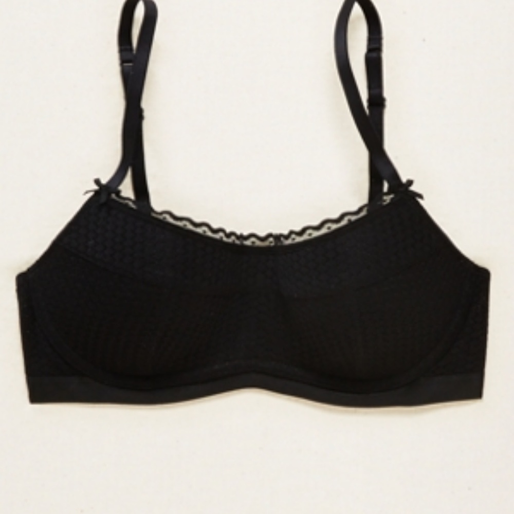 Black pushup scoop aerie bralette, wireless